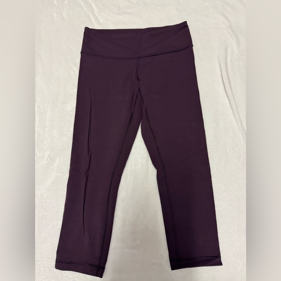 lululemon athletica Pants - LuluLemon Purple 3/4 leggings. Size 6